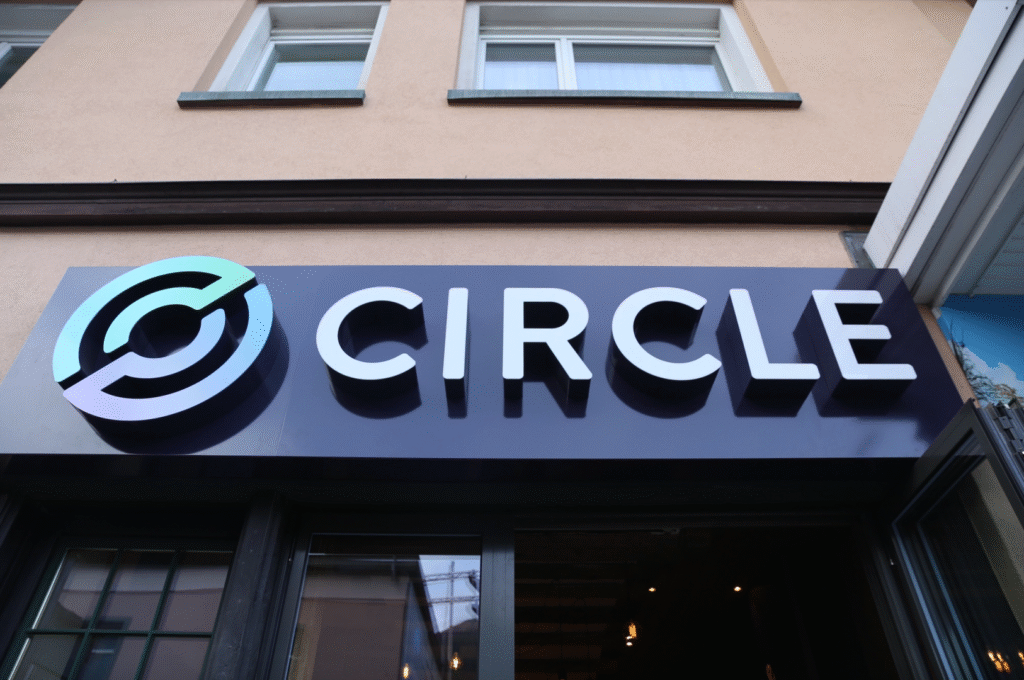 Latest Circle Prices IPO at $31 Per Share, Valuing Stablecoin Issuer at $6.9 Billion in